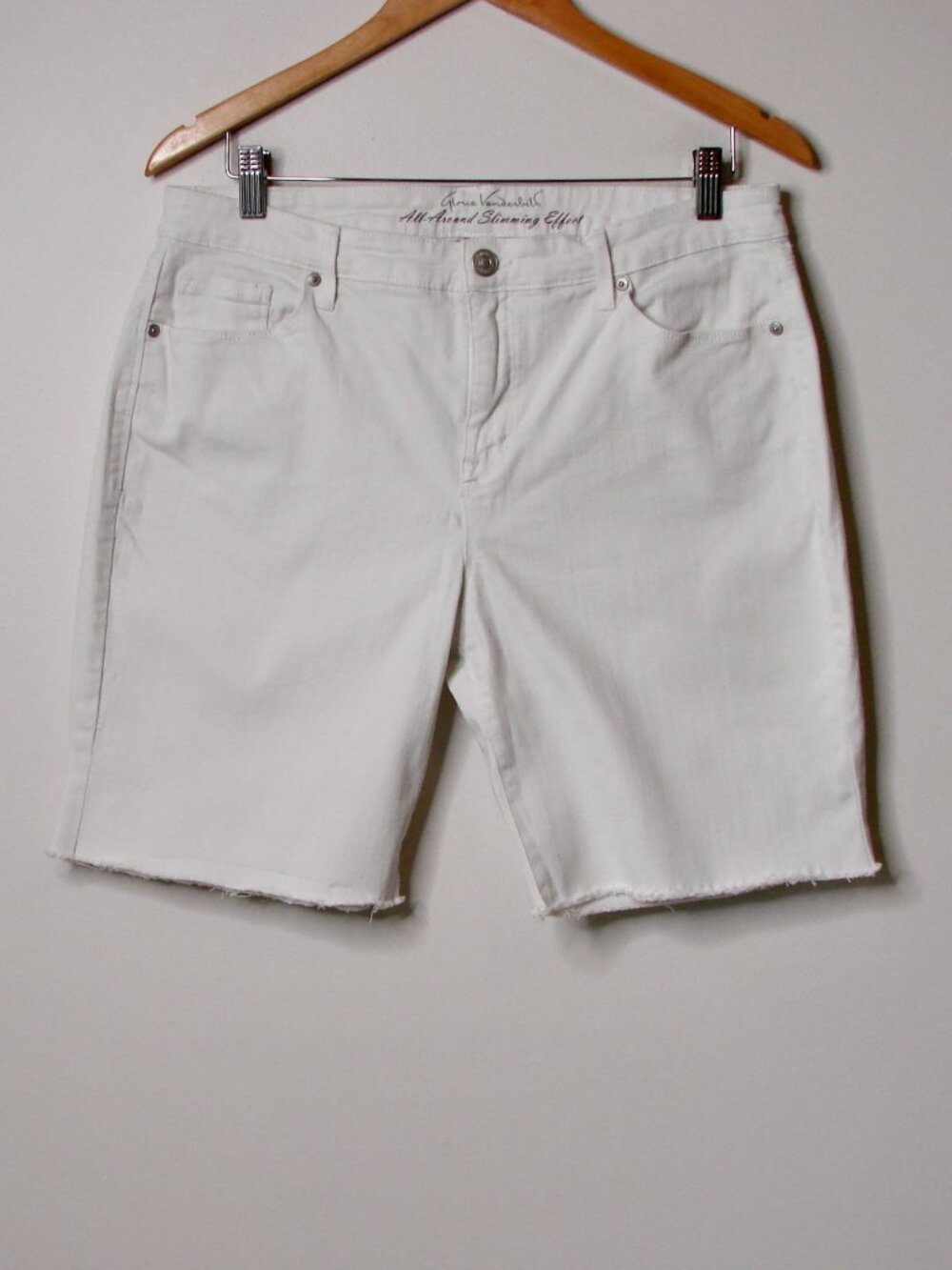 White Denim Bermuda Shorts Gloria Vanderbilt High Waist Raw Frayed Hem Size 12
